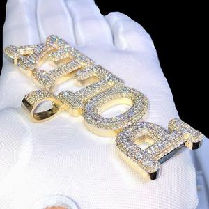 Colgante POLLY Personalizado de Plata de Ley 925 con Diamante Moissanita y Baño de Oro, Placa con Nombre Personalizada, Joyería Hip Hop Fina y Brillante - Product Image 2