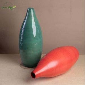 Vase de table en bambou enroulé Art Déco avec finition de couleur audacieuse, écologique et durable - Product Image 5