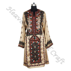 Vintage noir afghan Balochi robe à la main afghani/irani/balochi/pakistani/indien BDR033 les femmes portent le meilleur design robe Vintage - Product Image 1