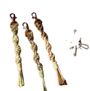 Llavero multicolor de moda, recuerdos para boda, regalo bohemio, llavero de macramé hecho a mano - Product Image 1