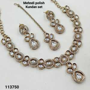 Diseño de flores impresionante hecho a mano Zirconia cúbica moda india gargantilla joyería collar con pendiente y Mangtika conjunto para mujer - Product Image 5