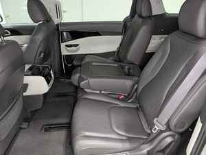 Minivan Kia Carnival EX FWD 2024 de Lujo, para Pasajeros, Transmisión Automática de 8 Velocidades, Gasolina - Product Image 6