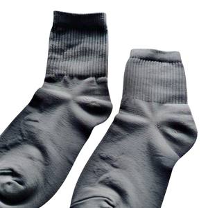 Fabricant Designer Dernières nouveautés Chaussettes de sport professionnelles en coton de haute qualité Chaussettes de sport pour hommes avec logo personnalisé Chaussettes de sport - Product Image 1