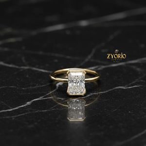 Anillo de Compromiso Minimalista de Lujo con Corte Radiante, Oro de 18K, Diamante Cultivado en Laboratorio para Mujer - Product Image 2