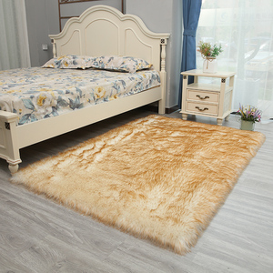 Tapis de sol moderne et minimaliste en forme de cœur blanc moelleux, personnalisable, à poils de 5-6 mm, en fausse soie et laine tuftée, style bohème, personnalisable - Product Image 1