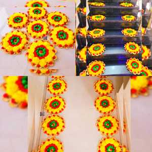 ที่ใส่เทียนทีไลท์ลายดอกไม้พร้อมปอมปอมปอมปอมรังลี่ Diwali Diya เชิงเทียนโลหะ Diya คริสต์มาสของขวัญแต่งงานตกแต่ง - Product Image 2