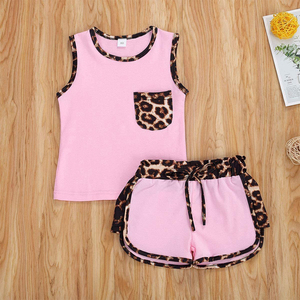 T-shirt et short pour femmes, tenue personnalisée, vêtements pour filles, ensemble de 2 pièces disponible dans une belle combinaison de couleurs - Product Image 2