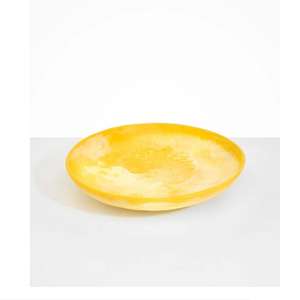 Assiette à salade en résine écologique colorée, personnalisée pour l'hôtellerie et la restauration, style moderne et luxueux, durable, par Artizon Studio - Product Image 1