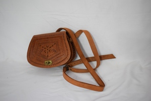 Bolso Bandolera de Cuero Genuino Tallado Geométrico Vintage con Correa de Hebilla para Mujer - Product Image 3