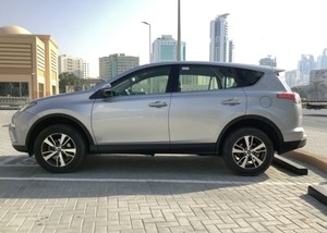 Toyota Ravs 4 AWD Sièges en cuir intérieur foncé nouvellement utilisés direction à gauche-usagés - Product Image 5