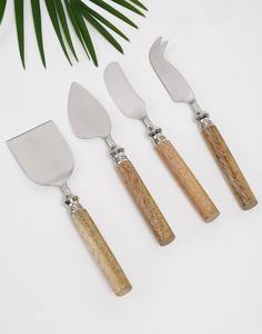 Ensemble de serveurs à fromage modernes en acier inoxydable avec manche en bois pour table à manger - Product Image 1