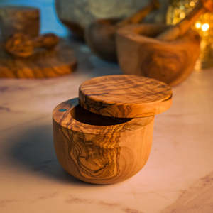 Moderna bodega de especias ecológica de madera de olivo con recipiente para sal y guardaspecias, opción de logotipo personalizado, fabricado en TN - Product Image 1