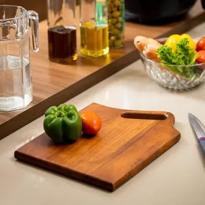 Planche de service et à découper en bois durable de qualité supérieure pour la maison disponible aux prix de gros de l'Inde - Product Image 1