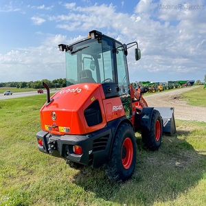 Precio Asequible Kubota R640 Cargadora de ruedas lista para la venta con potente sistema hidráulico Ideal para proyectos de equipos pesados - Product Image 1