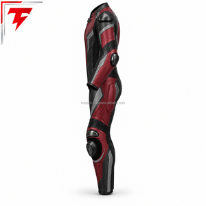 Combinaison de moto offrant des matériaux respirants, une mobilité flexible et une protection fiable pour les motards lors de la conduite sur route et sur circuit. - Product Image 2