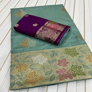 Sari de Seda Dola Pesada VASTRA COTTAGE con Tejido Meenakari Zari, Borde de Pallu con Zari Enriquecido, Blusa con Contraste para Mujer - Product Image 3