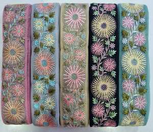 สั่งทำปักลายดอกไม้ด้วยสองสีบนผ้าตาข่ายฐานสำหรับตกแต่งเสื้อผ้าที่มีความกว้าง1.5นิ้วและขายต่อ - Product Image 4