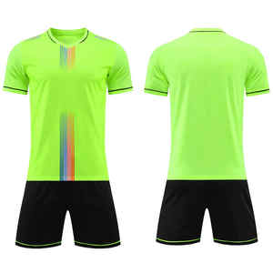 Nuevo uniforme de fútbol OEM de alta calidad para hombres 100% poliéster Nuevo diseño personalizado y logotipos sportwear Equipo de fútbol conjunto completo - Product Image 2