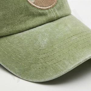 Casquettes de baseball classiques ajustables à 5 panneaux en coton 100% pour la protection de la tête, style sportif unisexe de qualité supérieure, service OEM, conception personnalisée - Product Image 4