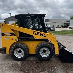 รถตักล้อยาง GEHL R220 สำหรับขาย - Product Image 4