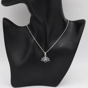 Collier pierre de lune pendentif en argent Lotus Design pendentif en or bijoux faits à la main pour les femmes cadeau parfait pour elle - Product Image 2