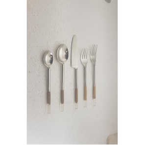 Ensemble de couverts pour la maison et l'hôtel cuillère en or en acier inoxydable ustensile de restaurant couverts de mariage en inde - Product Image 1