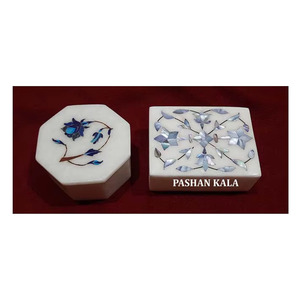 Boîte à bijoux en marbre blanc naturel, incrustation de nacre, design floral fait main, forme personnalisable, utilisation pour Thanksgiving - Product Image 1