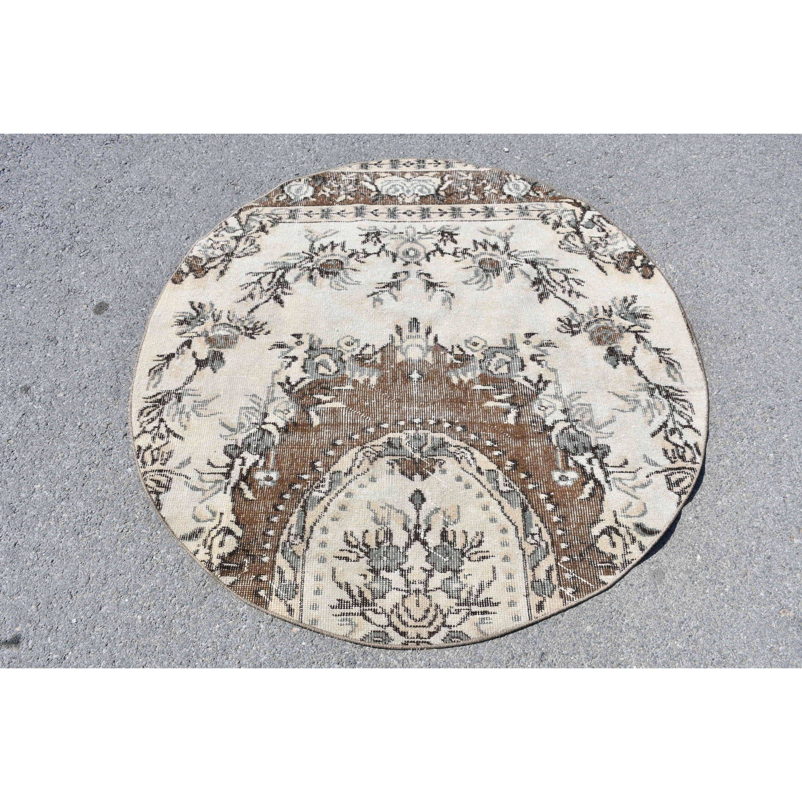 สีน้ำตาล