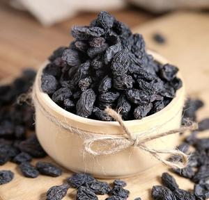 Cuencos Redondos de Metal Dorado con Detalles Creativos que Complementan los Espacios de Vida de Lujo y la Decoración de Mesa - Product Image 4