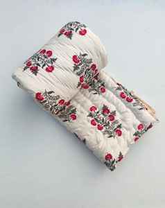 Cubrecama Reversible de Algodón Puro con Estampado Floral Hecho a Mano, Estilo Indio - Product Image 1