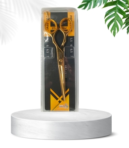 Tijeras Doradas de 6'' Pre Style 2020 3 Pro 3PS-012367 con Hoja Recta de Acero Inoxidable de 28 Dientes Afiladas para Aplicación Capilar - Product Image 4