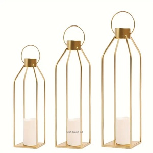 Grossiste Lanterne à bougie suspendue en fil de fer métallique doré Design exclusif pour les mariages Lanterne de décoration intérieure Lot de 3 - Product Image 2