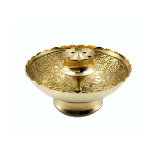 Brûleur à loban Dhuna en laiton rond Dhooni Dhoop Dani brûleur d'encens porte-encens en laiton de table élégant et traditionnel - Product Image 5