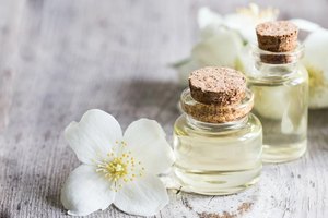 Aceite esencial de Gardenia 100% puro Aceite esencial de Gardenia al por mayor Aceite esencial de Gardenia natural y puro - Product Image 3