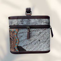 Boîte à bijoux pour femme en cuir véritable gravée à la main avec concho turquoise, fermeture éclair, doublure en velours, quincaillerie inaltérable, usage quotidien