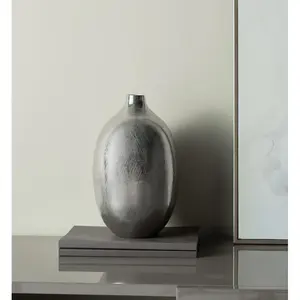 Jarrón de Metal Hecho a Mano de Diseño de Alta Gama, Jarrón de Metal Hecho a Mano, Arte Moderno y Elegante, Decoración del Hogar y Decoración de Bodas, Jarrón de Flores de Metal - Product Image 5