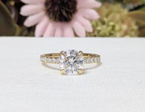 Anillo de Compromiso Cristiano con Moissanita Redonda de 1.50 Ct, Oro Amarillo Sólido de 14K, Regalo de Lujo para Boda o Fiesta, para Mujer - Product Image 1