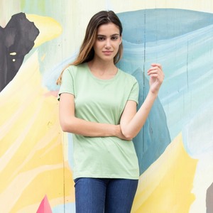 เสื้อยืดคอกลมผู้หญิงสวมใส่สบายและนุ่ม - Product Image 5