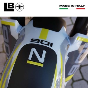 Adesivo Protettivo 3D per Parafango Moto su Misura Compatibile con Husqvarna Norden 901 2024-2025 - Product Image 3