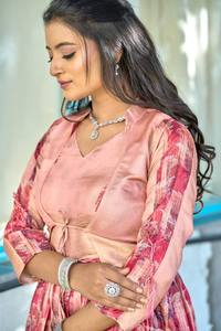 Designer Anarkali Jacquard Robe Longue Style Traditionnel Prêt à Porter pour les Fêtes et les Soirées Collection Budget-Friendly - Product Image 3