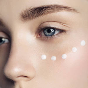 Crème Contour des Yeux Pro-Xylane Naturelle Éclaircissante Anti-Rides, Anti-Cernes et Anti-Poches à Prix Réduit pour Femmes - Product Image 3