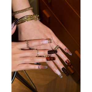 Uñas postizas Midnight Tortoise, elegantes y con estilo - Product Image 2