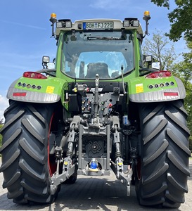 Qualité supérieure Fendt 700 Vario disponible pour achat immédiat Livraison rapide incluse parfait pour les fermes modernes - Product Image 6
