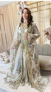 ZARDOZI-EMBROIDERY éblouissante sur blanc Caftan Trail robe avec perles de verre cristal ornées, pierre, DABKA travail pour les mariages = 2024 - Product Image 2