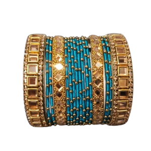 Fabricants professionnels de bracelets décoratifs indiens Punjabi pour femmes, fabriqués en usine, ensembles de bracelets en velours et en verre pour femmes - Product Image 1