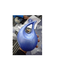 Venta al por mayor urnas funerarias en forma de lágrima para adultos para la decoración de metal aluminio cremación urna de estilo occidental urna funeraria por Brassworld India - Product Image 1