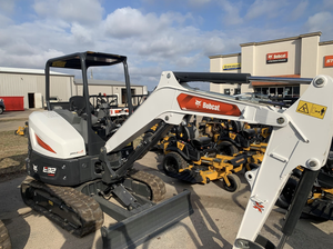 รุ่นคุ้มค่าที่สุด คุณภาพระดับมืออาชีพ ปี 2026 รถขุดขนาดเล็ก Bobcat E32R2 น้ำหนัก 3.7 ตัน - Product Image 2