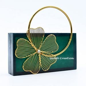 Pochette en résine faite à la main avec motif de fleurs en métal Forme personnalisée Art et décoration d'intérieur à collectionner Marque ZAM ZAM IMPEX - Product Image 2