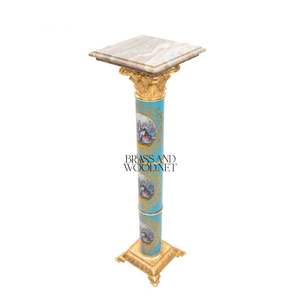 Elegante Pedestal de Mármol Blanco y Gris con Vetas Lineales y Capitel de Latón Corintio - Product Image 2