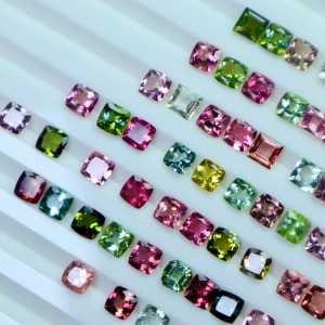 Cojín de turmalina natural, piedras preciosas sueltas multicolores para curación y joyería hecha a mano - Product Image 4